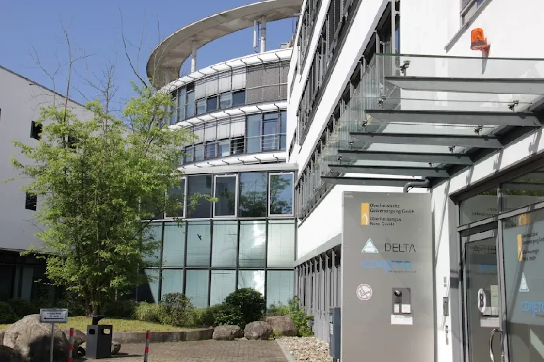 Geschäftsgebäude OGas Netz